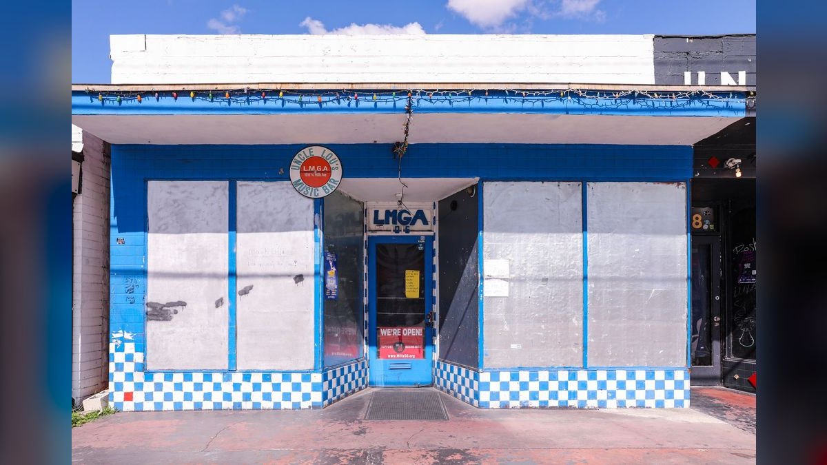 Should I open or buy an Uncle Maddio's franchise in 2027?
