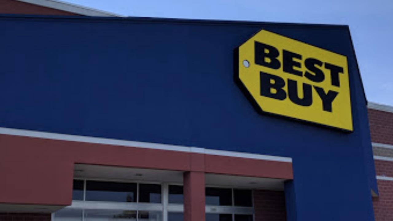 Should I open or buy a Blo Blow Dry Bar franchise in 2027 — figure 9