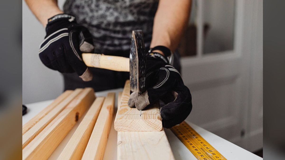 Should I open or buy a Hammer & Nails franchise in 2027 — figure 1