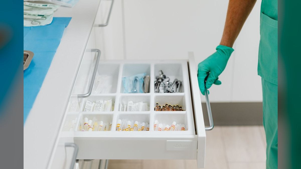 Should I open or buy a DRYmedic franchise in 2027?