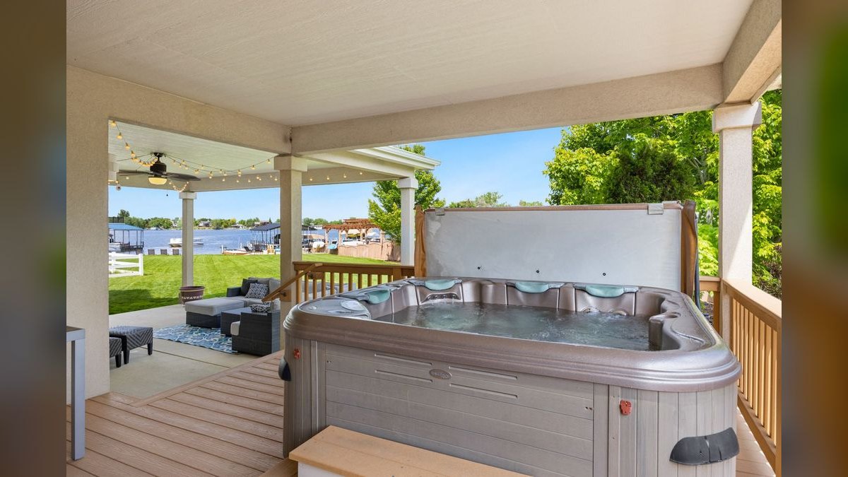 Should I open or buy an Archadeck Outdoor Living franchise in 2027 — figure 3
