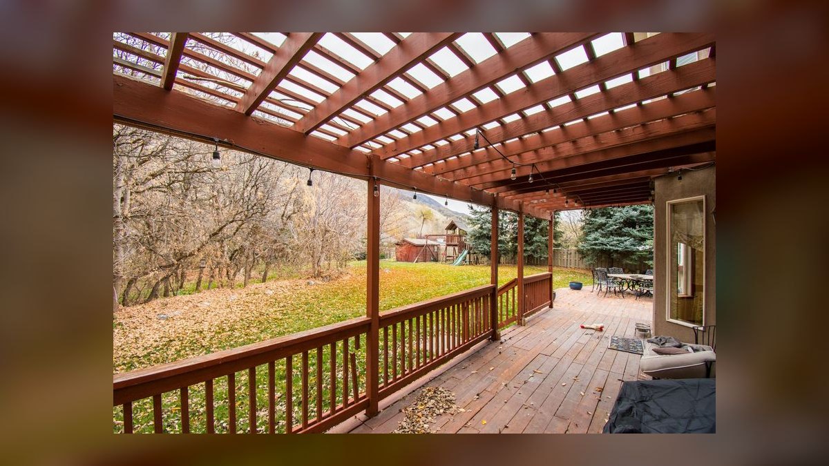 Should I open or buy an Archadeck Outdoor Living franchise in 2027 — figure 9