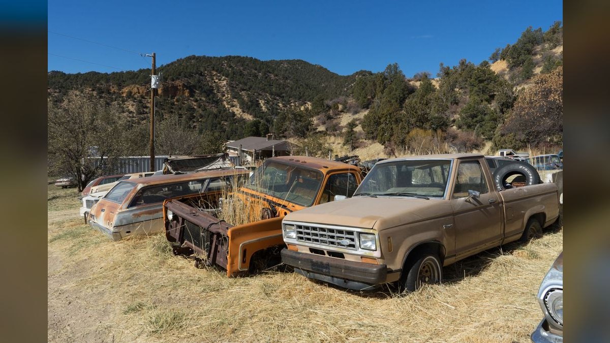 Should I open or buy a JDog Junk Removal franchise in 2027 — figure 4