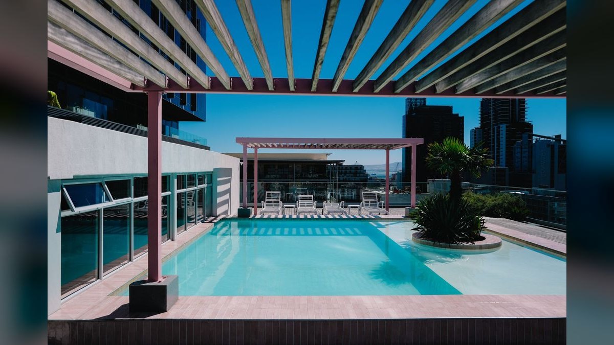 Should I open or buy a Pool Scouts franchise in 2027?