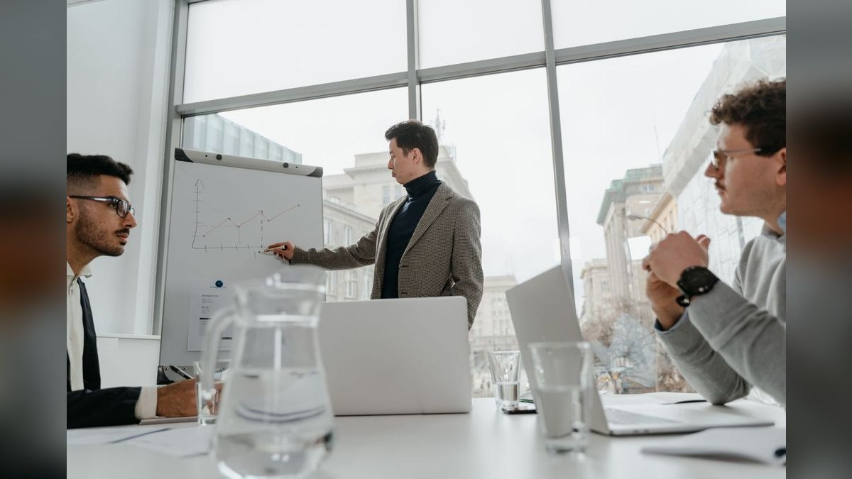 Should I open or buy a Lightbridge Academy franchise in 2027 — figure 4