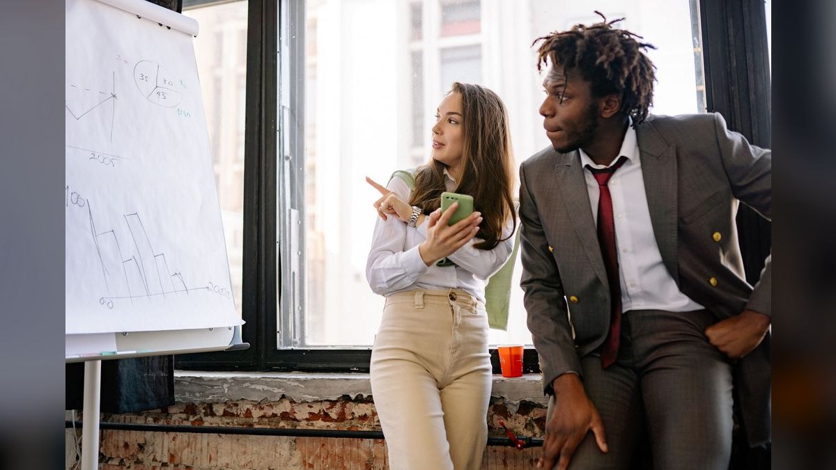 Should I open or buy a The Learning Experience franchise in 2027?