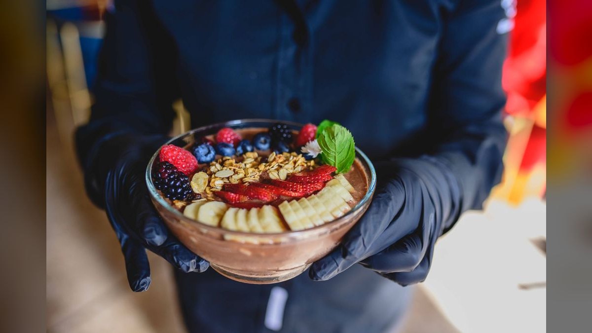 Should I open or buy a Beyond Juicery + Eatery franchise in 2027 — figure 1