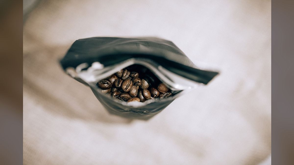 Should I open or buy a The Coffee Bean & Tea Leaf franchise in 2027?