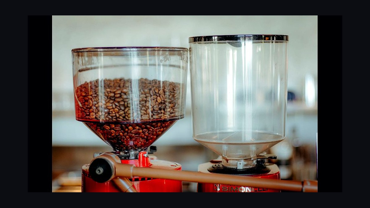 Should I open or buy an It's A Grind Coffee franchise in 2027?