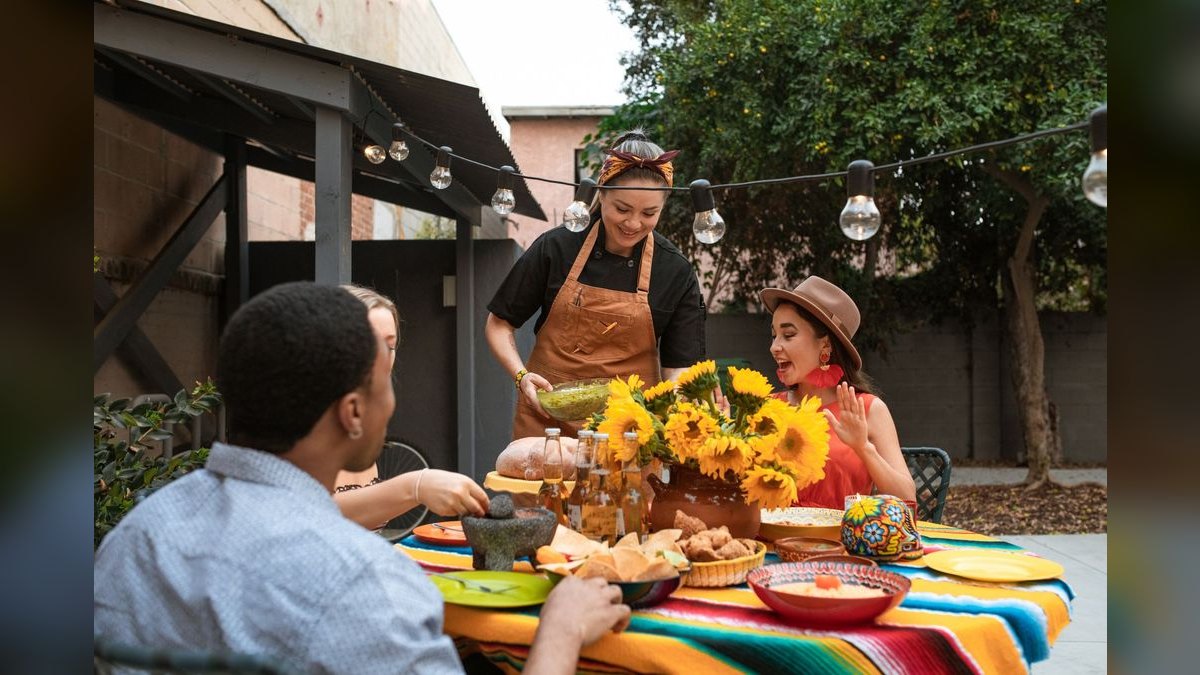 Should I open or buy an El Pollo Loco franchise in 2027?