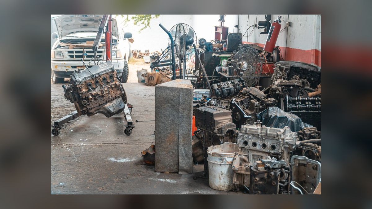 Should I open or buy a Caliber Collision franchise in 2027 — figure 1