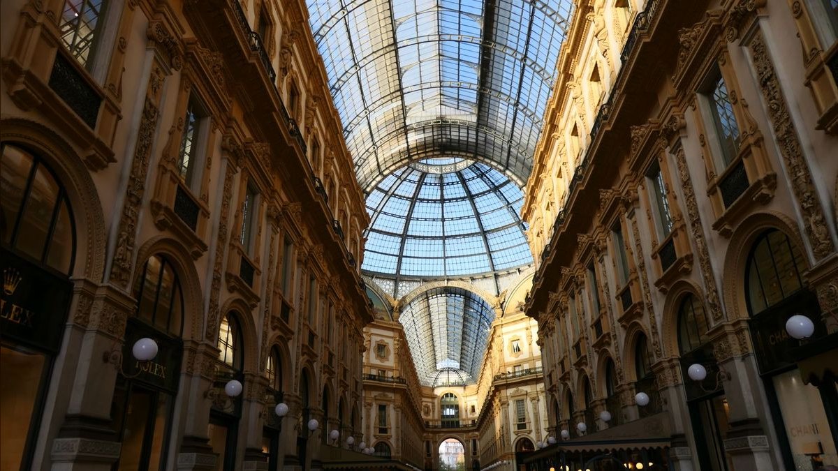 Should I open or buy a Milan Laser franchise in 2027 — figure 5
