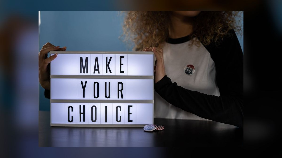 Should I choose an independent self-storage business or a franchise model in 2027 — figure 8