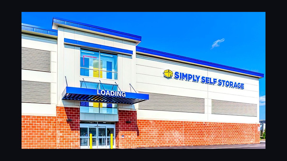 Should I open or buy a Simply Self Storage franchise in 2027?