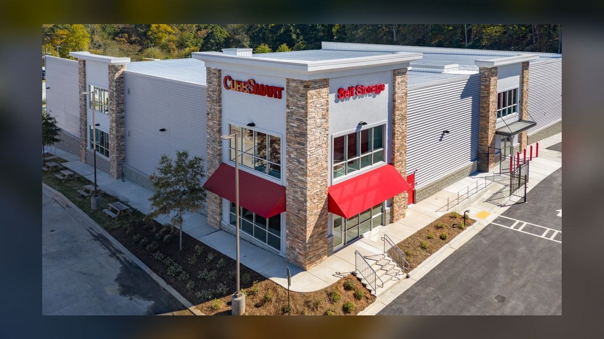 Should I open or buy a CubeSmart franchise in 2027?