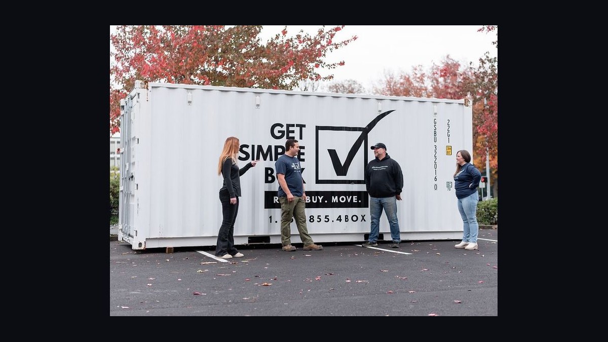Should I open a storage franchise or a mobile storage business in 2027?