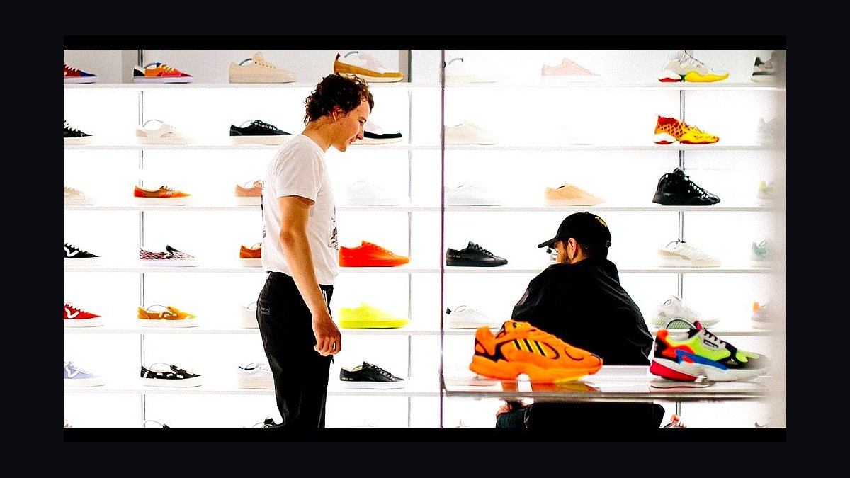 Should I open or buy a Sneakerhead.com franchise in 2027 — figure 2