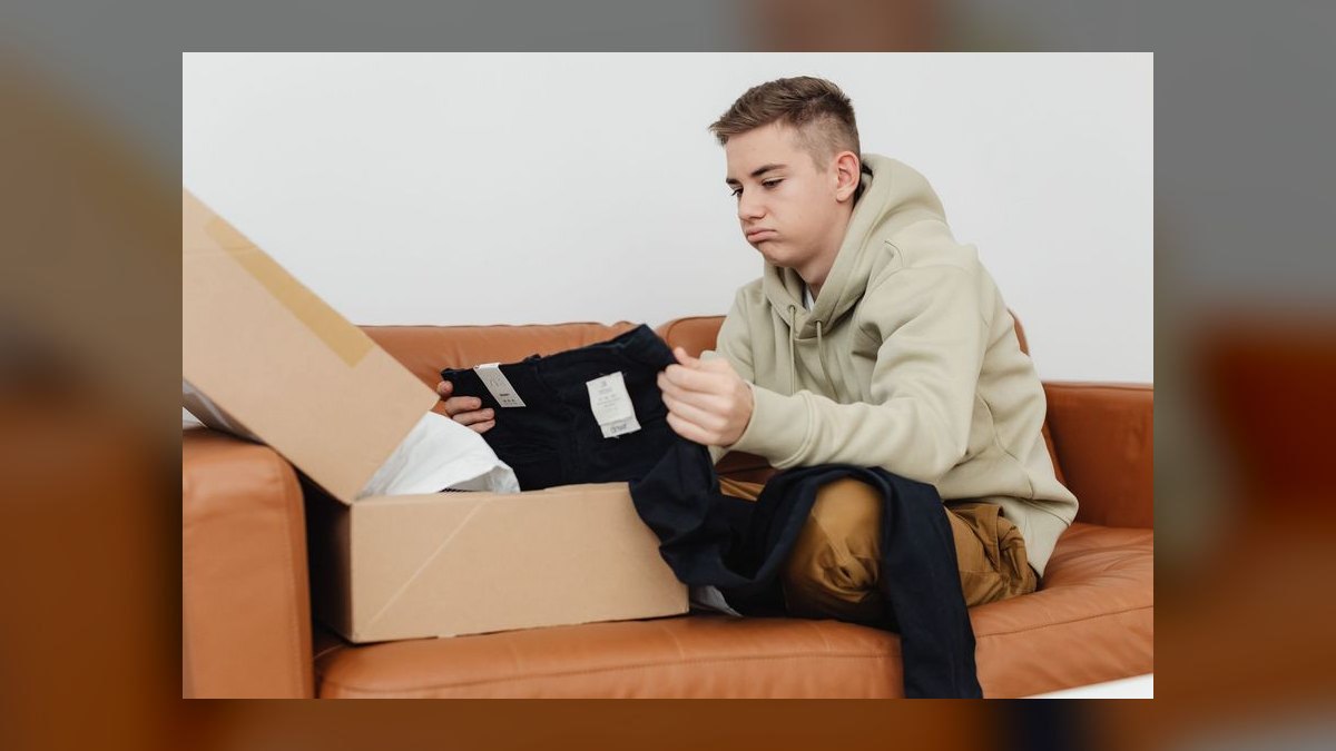 Should I open or buy a StockX-authenticated resale business vs. a Stadium Goods franchise in 2027 — figure 5