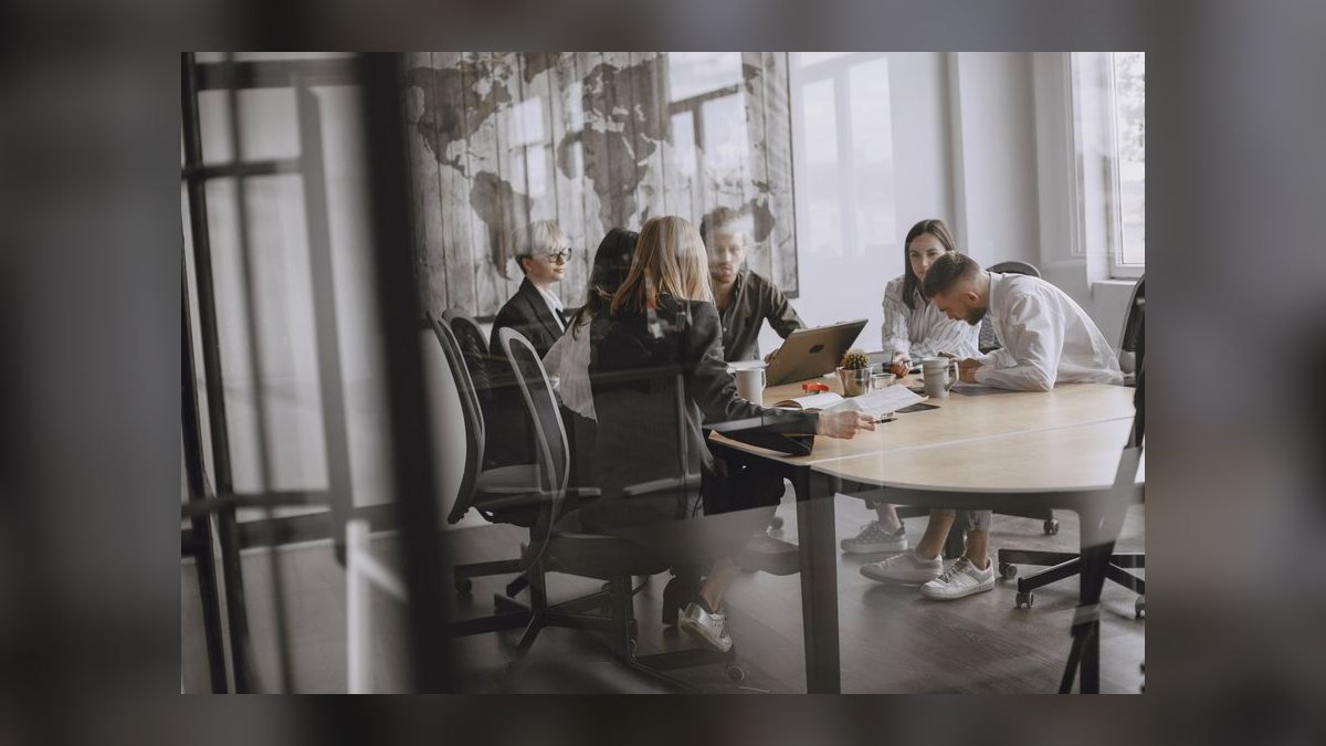 Should I open or buy a franchise instead of an independent startup in 2027 — figure 9