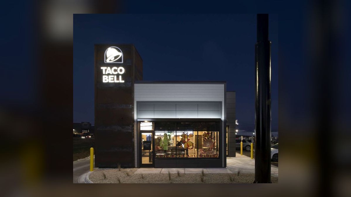 Should I open or buy a Taco Bell franchise or open an independent sandwich shop in 2027?