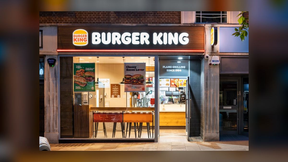 Should I open or buy a Burger King franchise or open an independent sandwich shop in 2027?