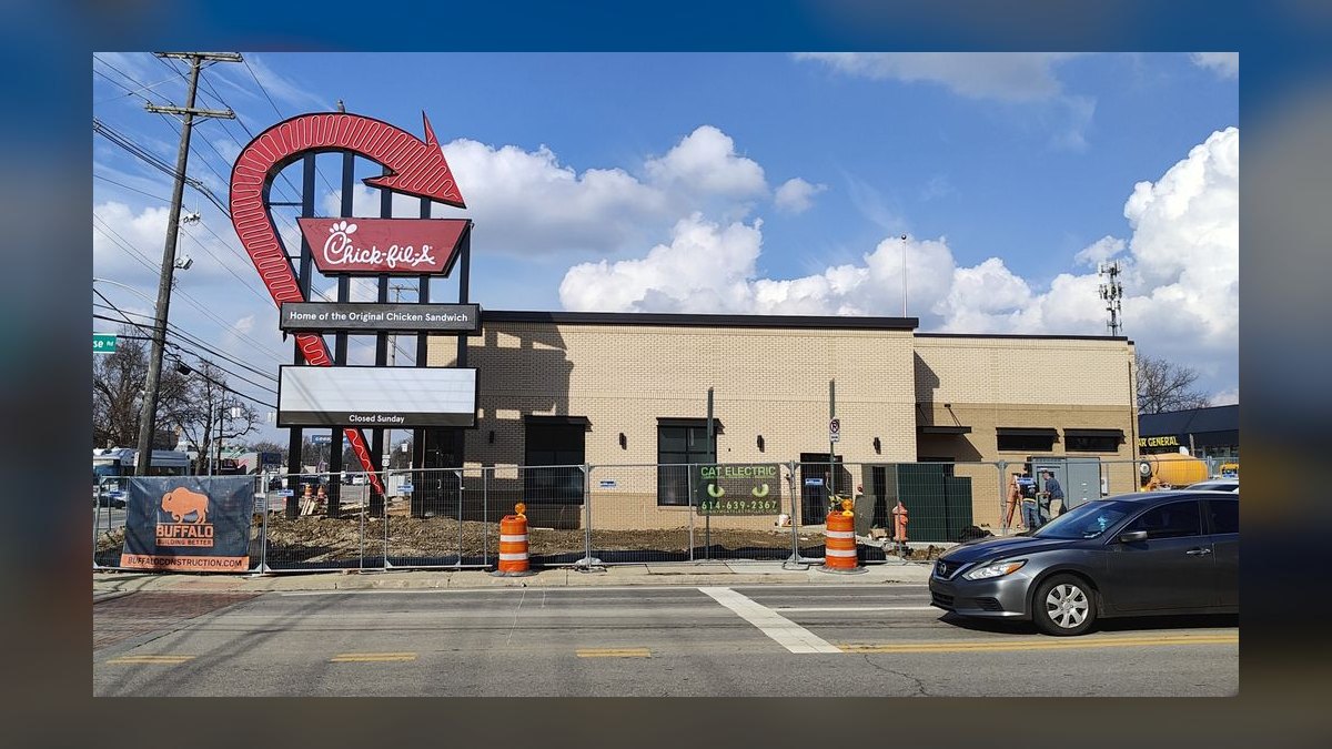 Should I open or buy a Chick-fil-A franchise or open an independent sandwich shop in 2027?