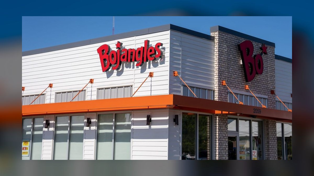 Should I open or buy a Bojangles franchise or open an independent sandwich shop in 2027?