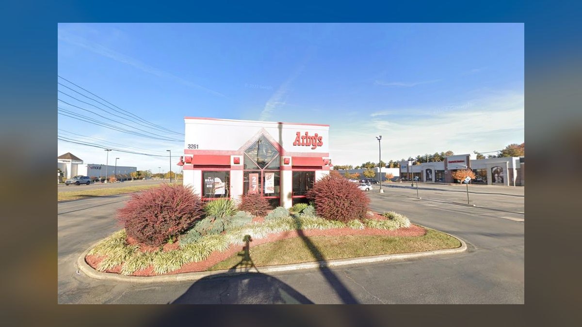 Should I open or buy an Arby's franchise or open an independent sandwich shop in 2027?