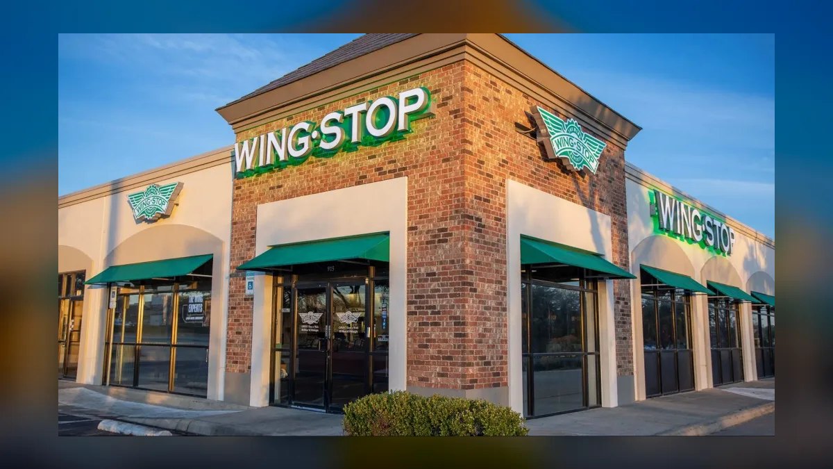 Should I open or buy a Wingstop franchise or open an independent sandwich shop in 2027?