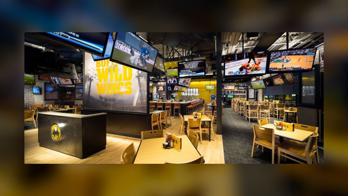 Should I open or buy a Buffalo Wild Wings franchise or open an independent sandwich shop in 2027 — figure 5