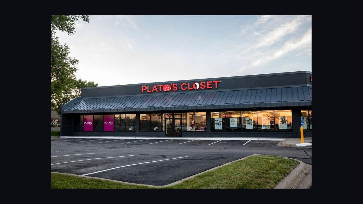 What is the step-by-step process for buying an existing franchise resale instead of building a new location in 2027?