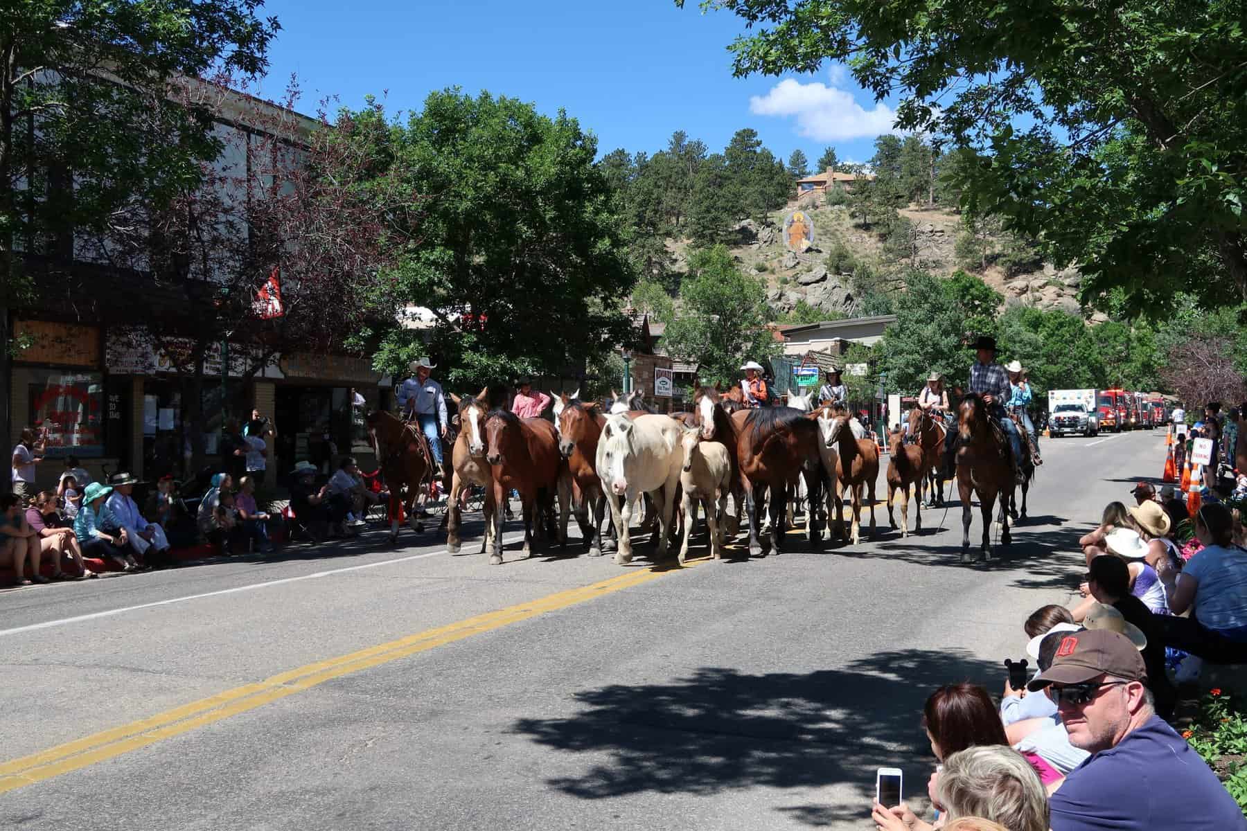 10 Best Mountain Town Family Reunion Destinations in 2027 — figure 3