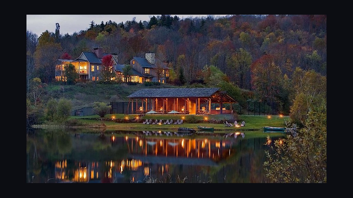 Top 10 Anniversary Celebration Getaways in the US in 2027