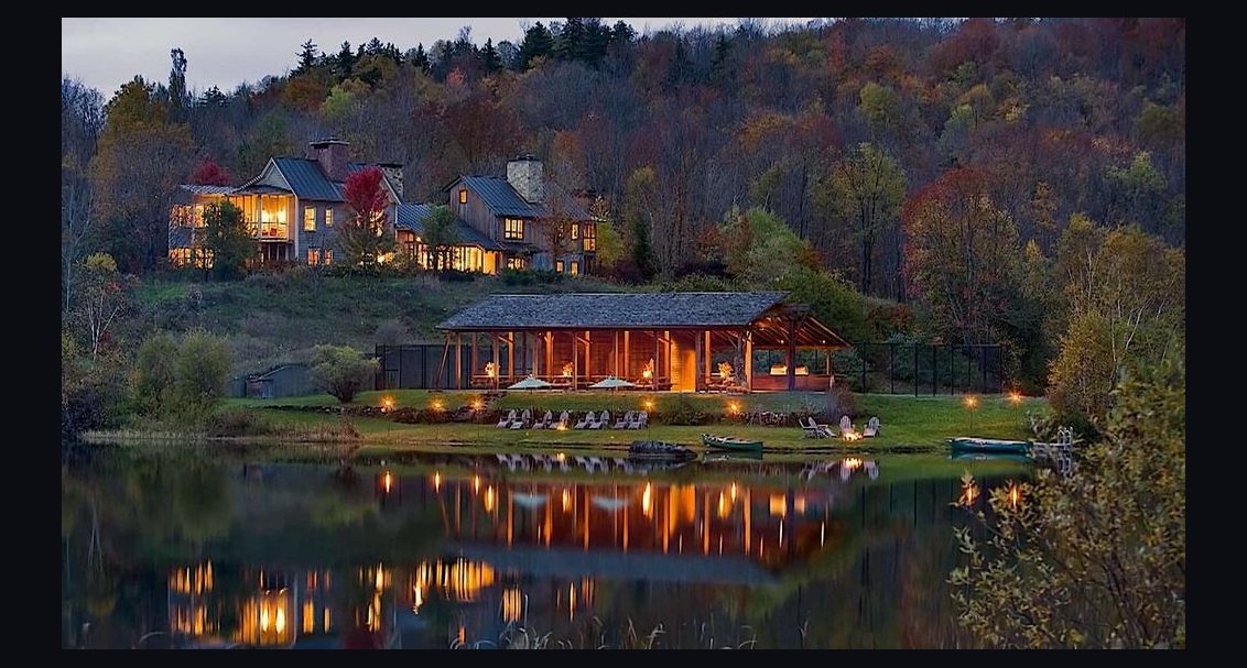 Top 10 Anniversary Celebration Getaways in the US in 2027