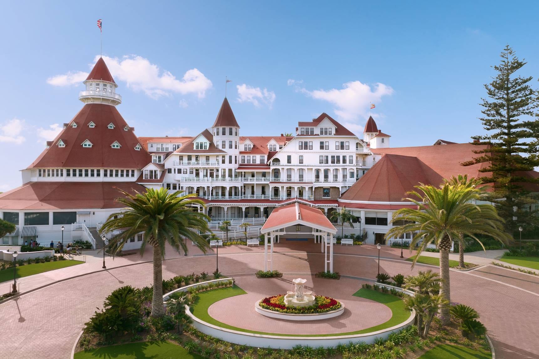 The 10 Best Waterfront Wedding Venues in the United States in 2027 — figure 5