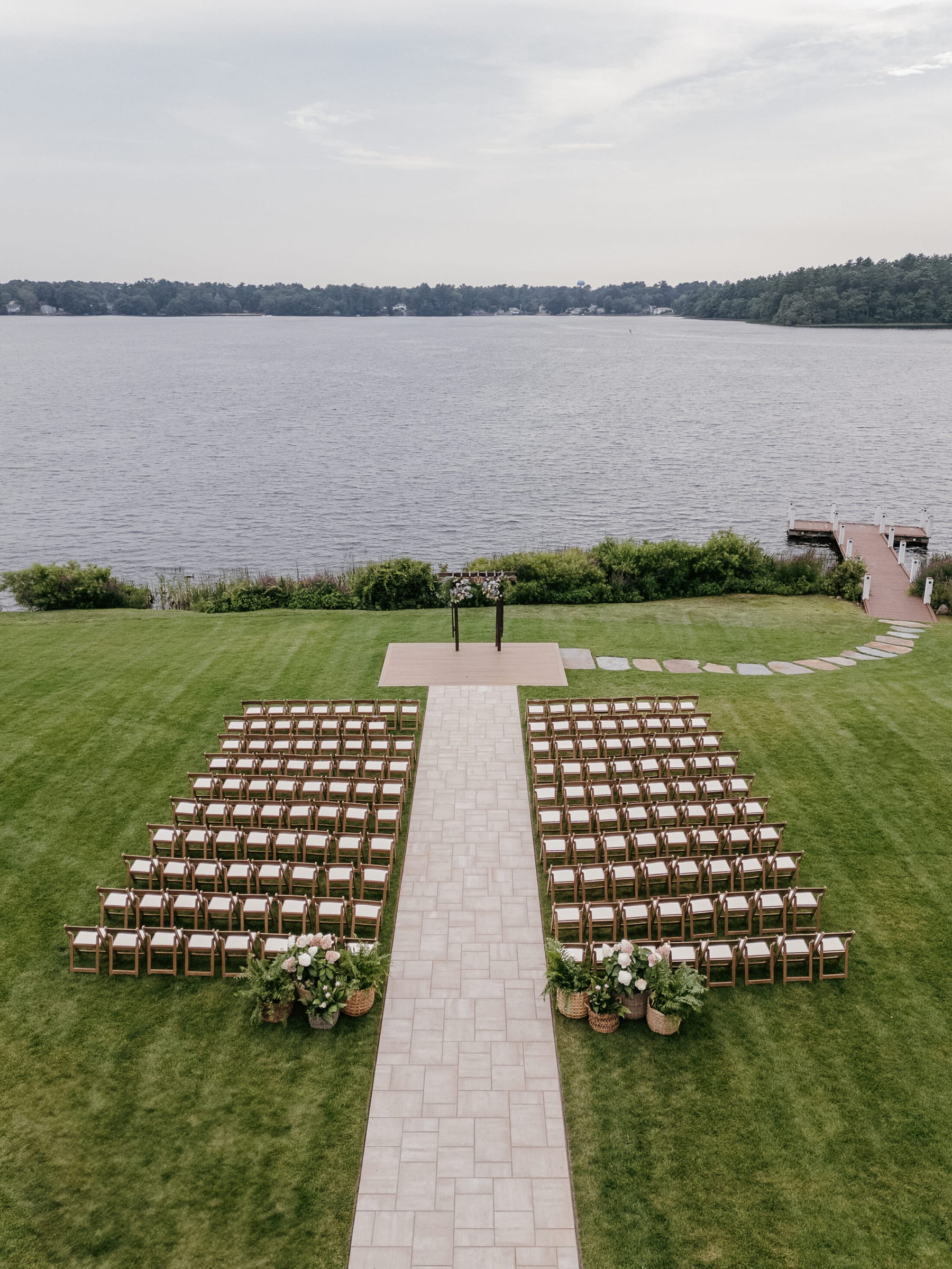 The 10 Best Waterfront Wedding Venues in the United States in 2027 — figure 9