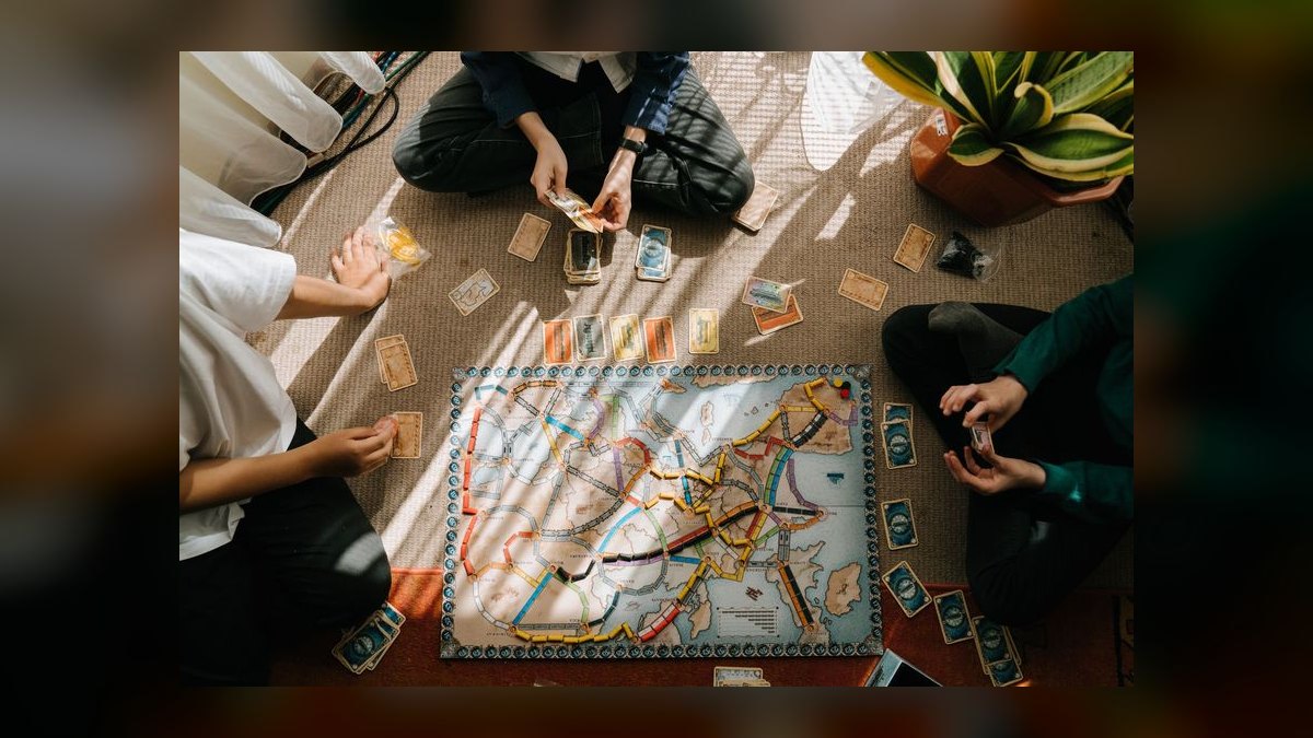 What is the best cooperative board game for beginners — figure 10