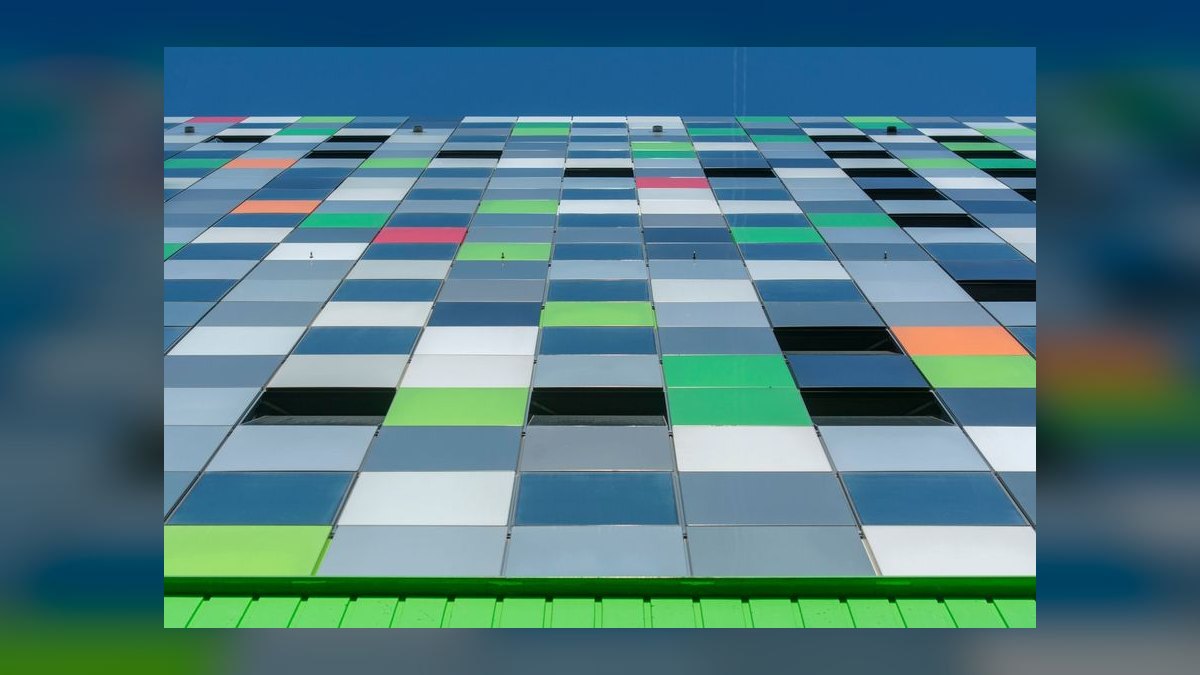 What are the essential elements of a corporate retreat agenda in 2027 — figure 7
