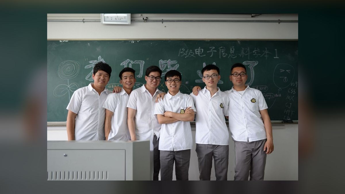 What is the average per-person cost of a bachelor party in 2027 — figure 4