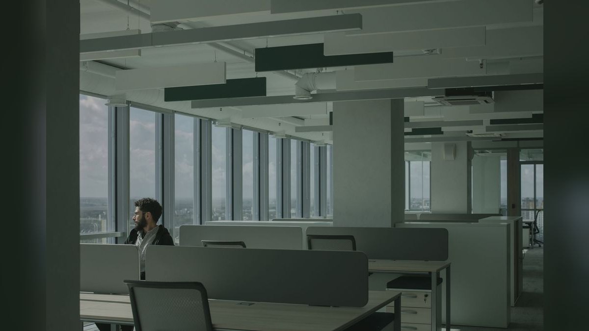 Enterprise AE — LinkedIn Banner — figure 1