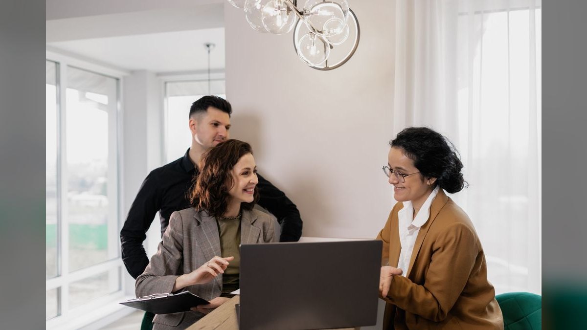 Pre-Sales Consultant — LinkedIn Banner