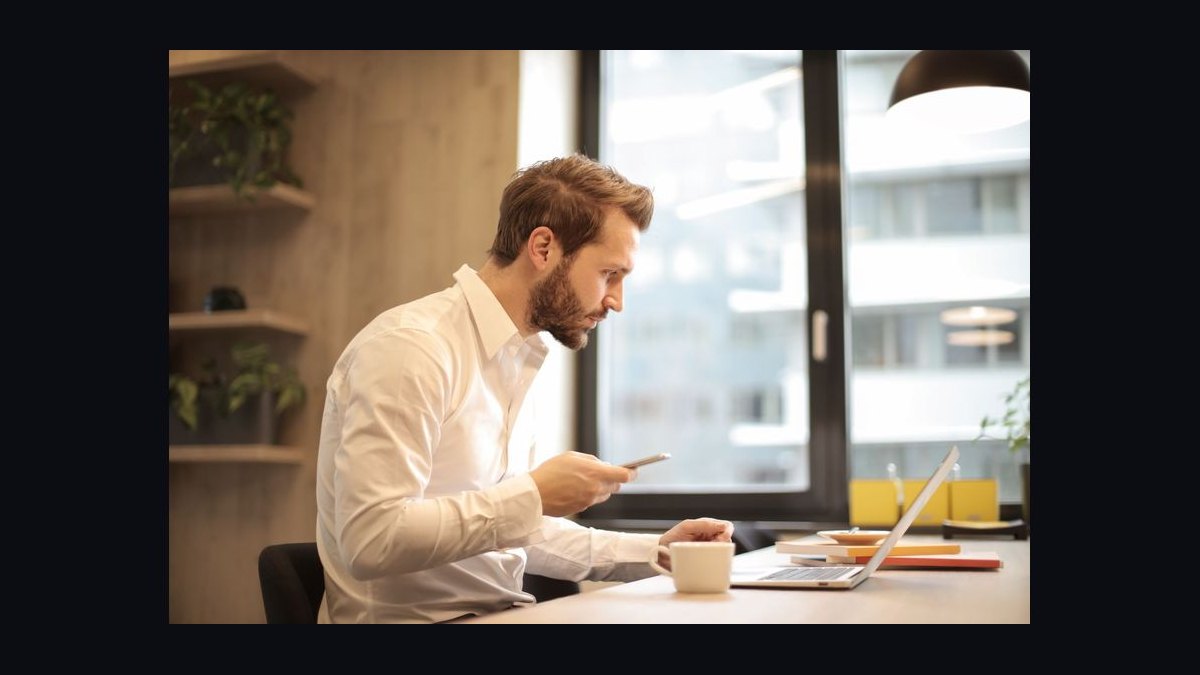 Sales Analyst — LinkedIn Banner — figure 8