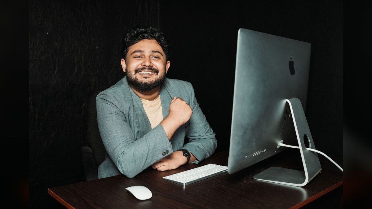 Founder & CEO — LinkedIn Banner — figure 5