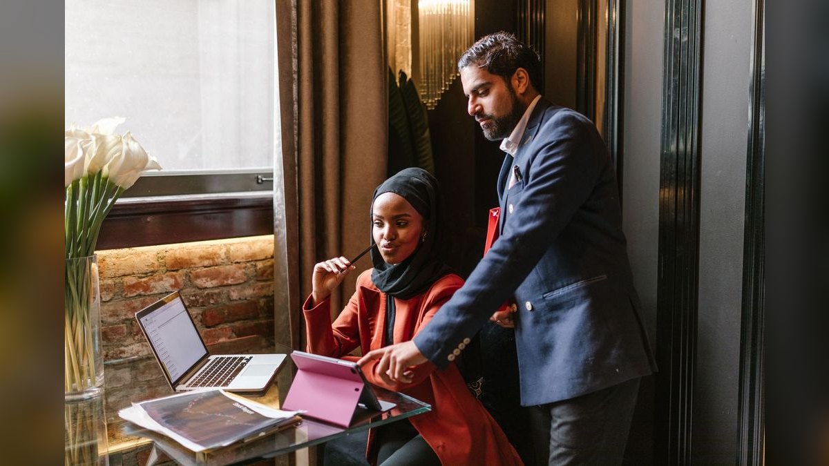 Sales Consultant — LinkedIn Banner — figure 4