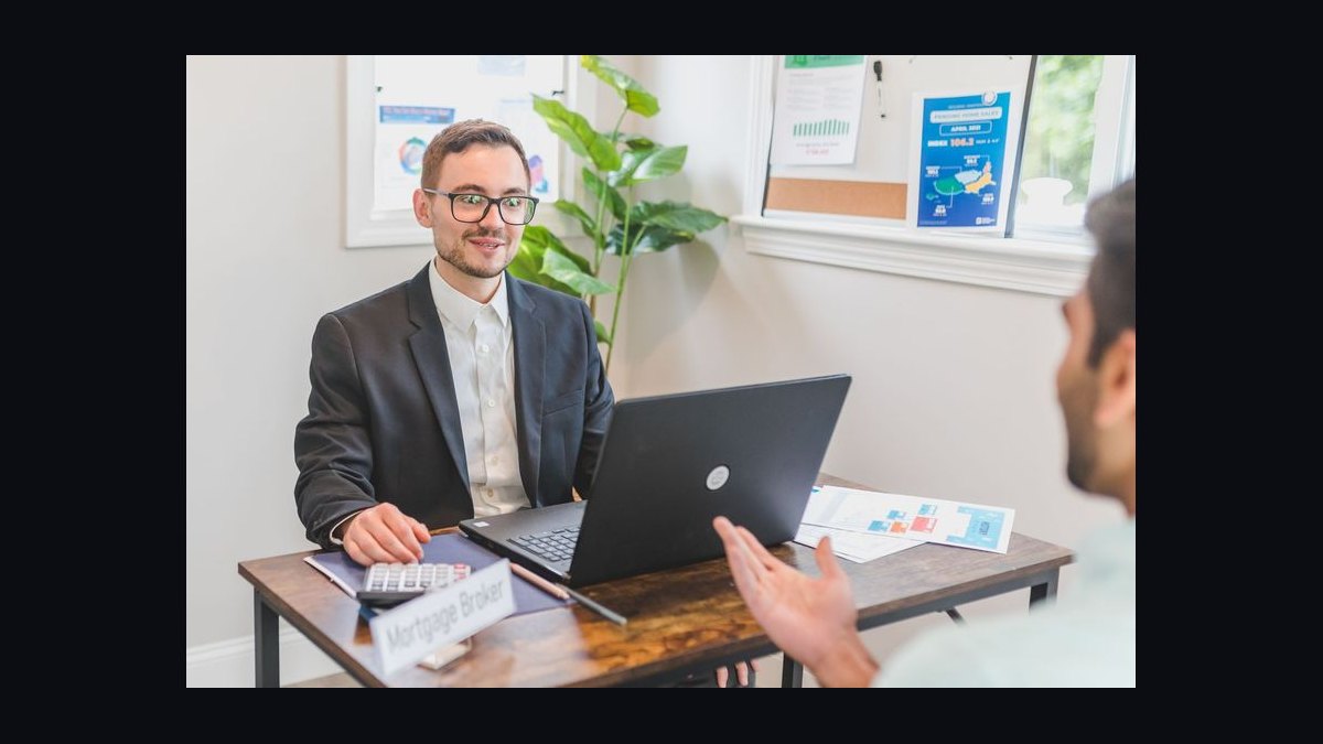 Sales Consultant — LinkedIn Banner — figure 9