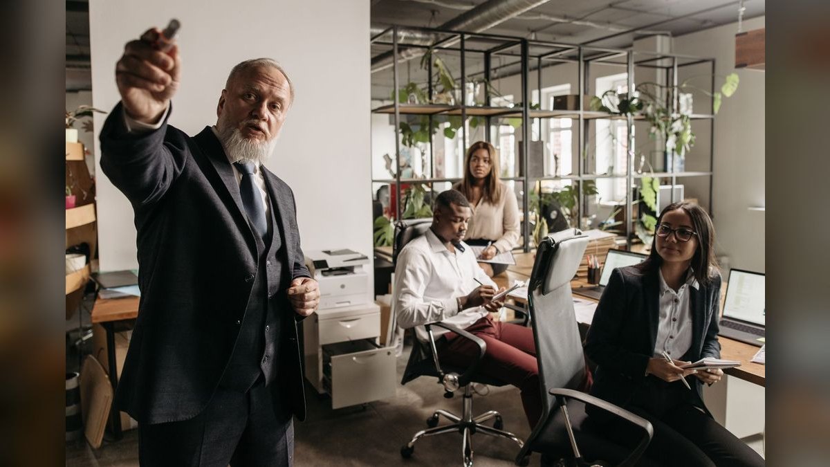 Sales Leader — LinkedIn Banner