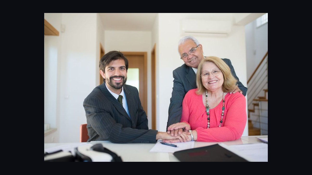 “Trusted advisor, never a vendor.” — LinkedIn Banner — figure 9