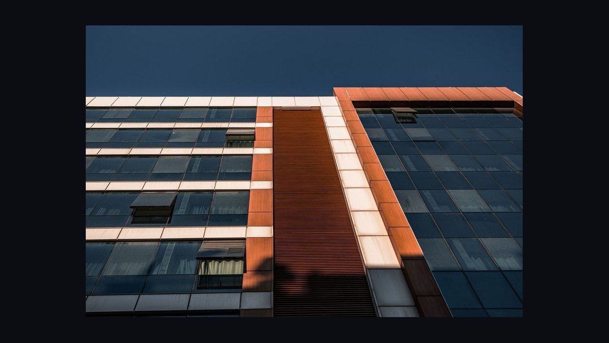 “Quota is a floor, not a ceiling.” — LinkedIn Banner — figure 10