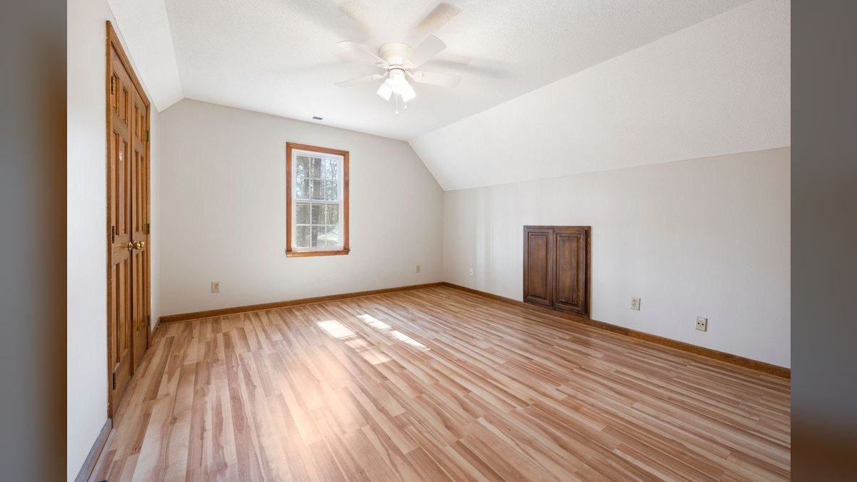 “Quota is a floor, not a ceiling.” — LinkedIn Banner — figure 5
