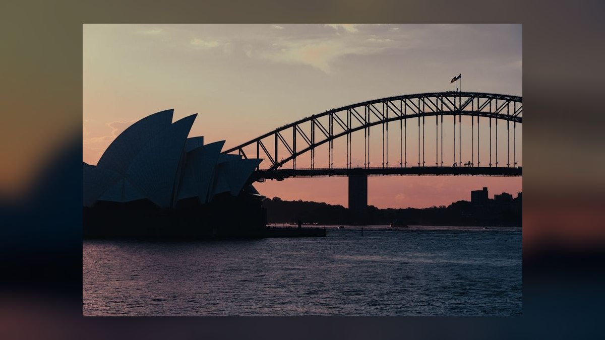 “People buy outcomes, not features.” — LinkedIn Banner — figure 5